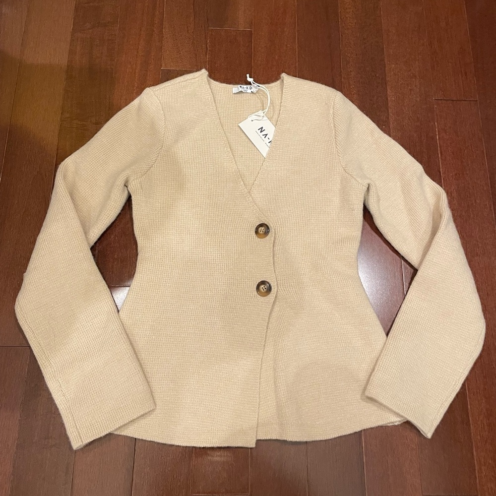 Beige Buttoned Fitted Cardigan